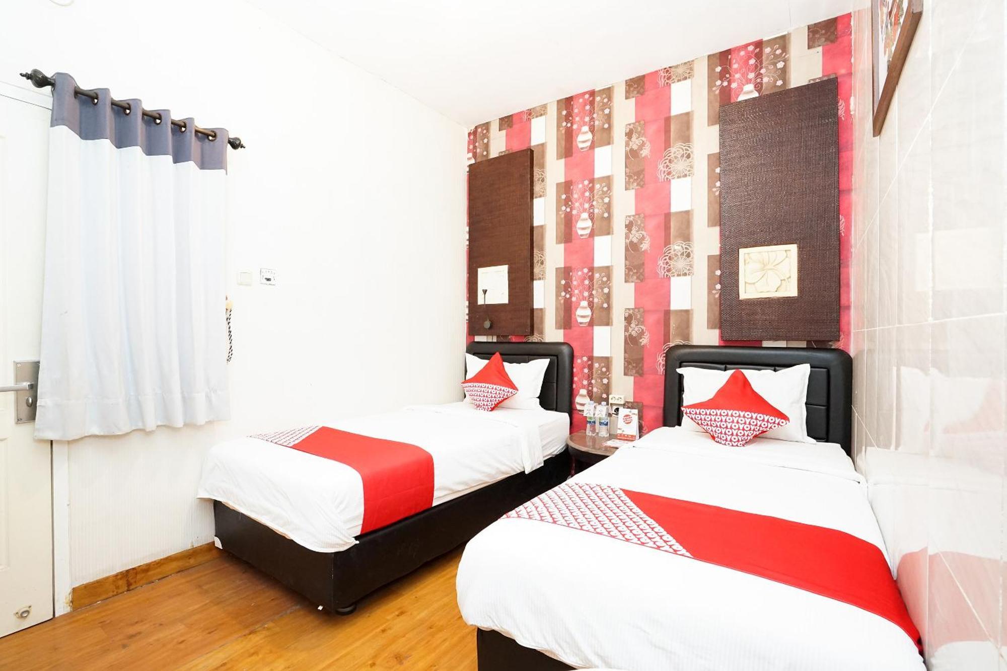 Oyo 425 Mojokerto Guesthouse Esterno foto