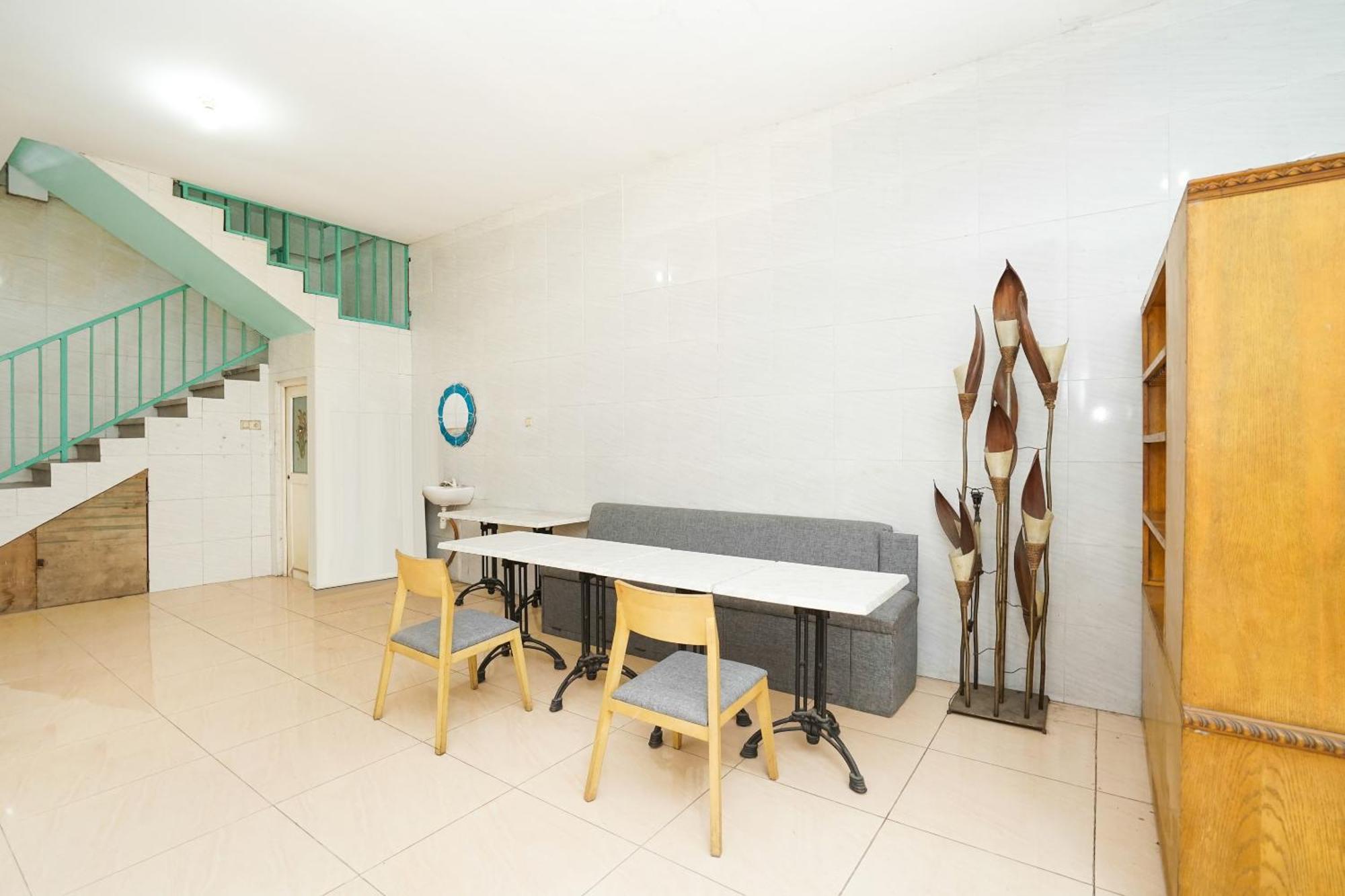 Oyo 425 Mojokerto Guesthouse Esterno foto