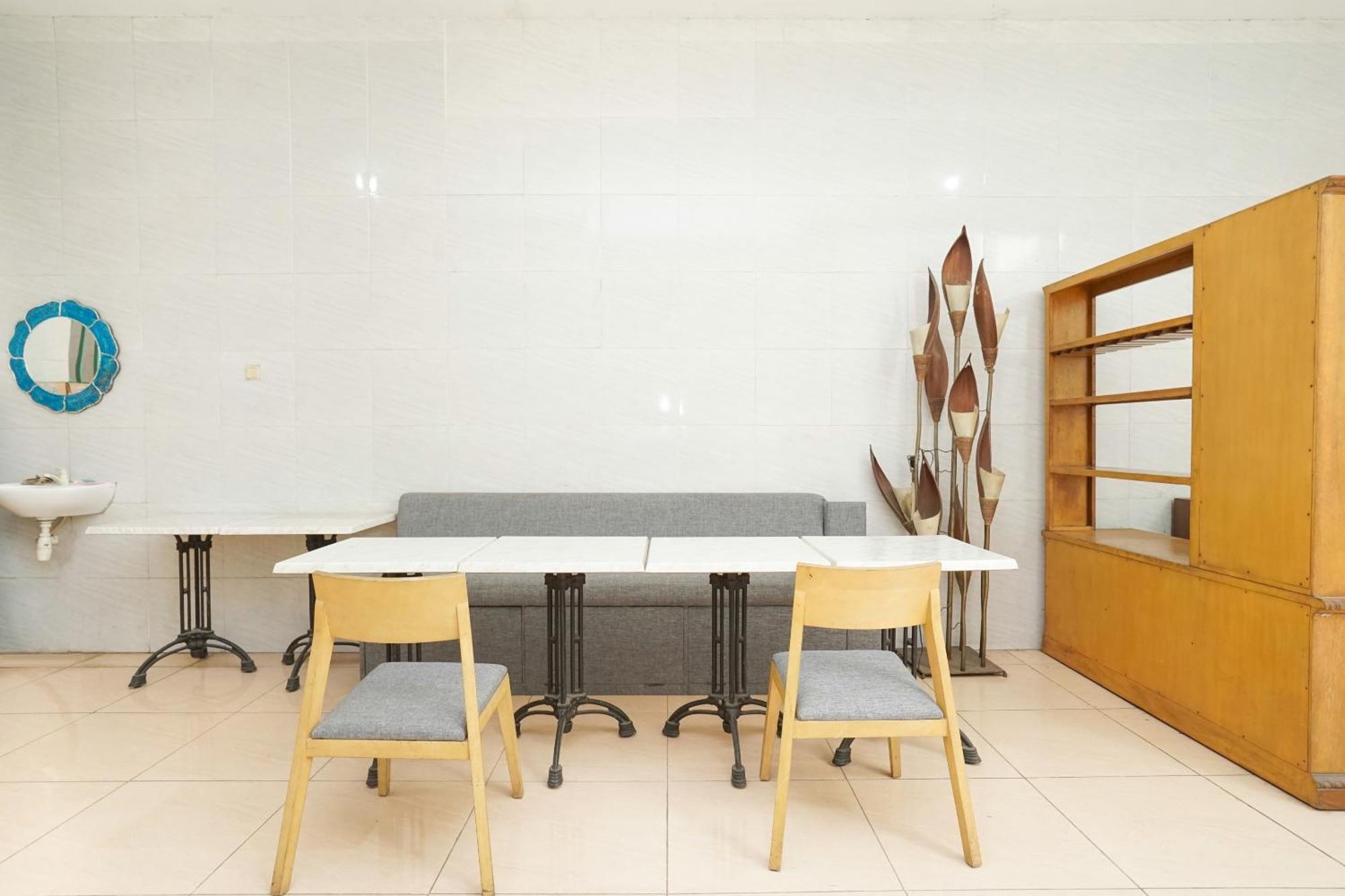 Oyo 425 Mojokerto Guesthouse Esterno foto