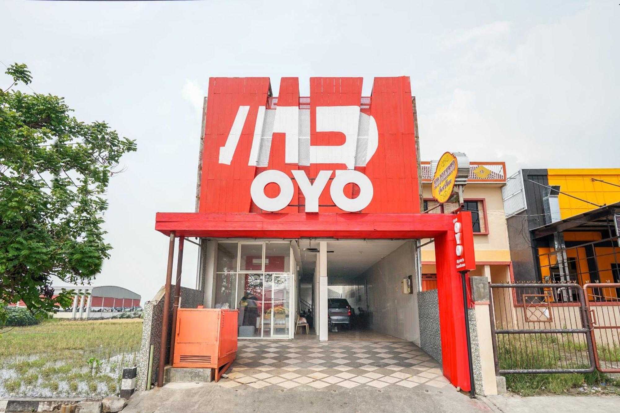 Oyo 425 Mojokerto Guesthouse Esterno foto